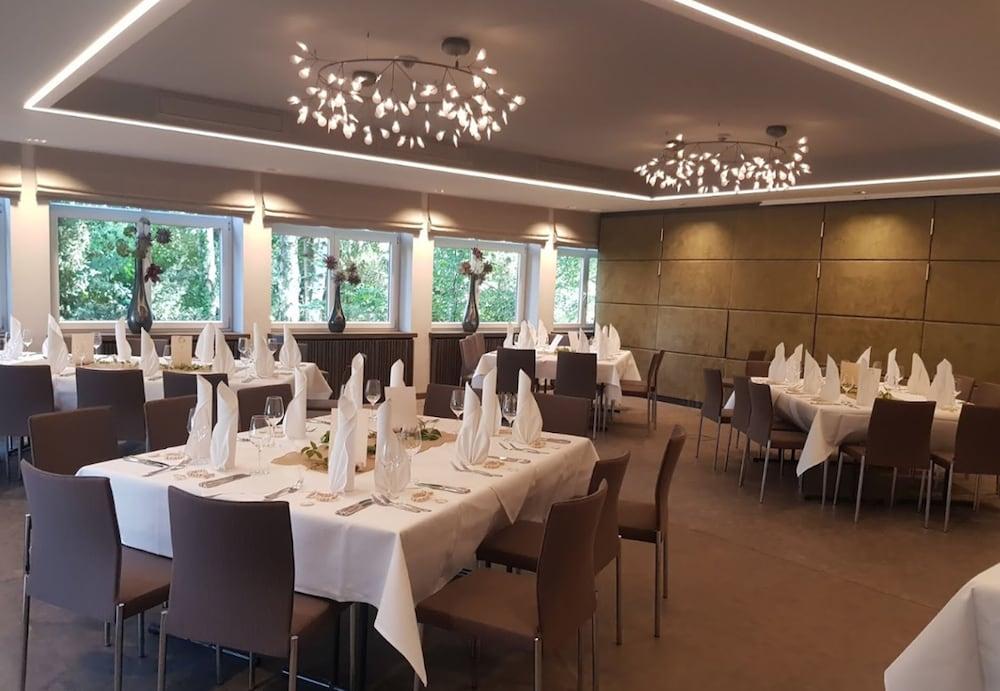Parkhotel Schmid Adelsried ภายนอก รูปภาพ
