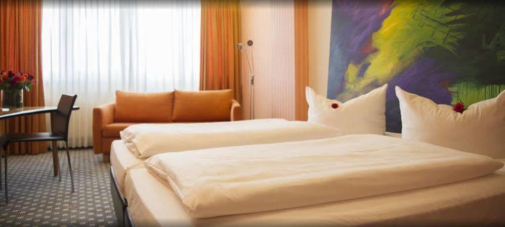 Parkhotel Schmid Adelsried ภายนอก รูปภาพ